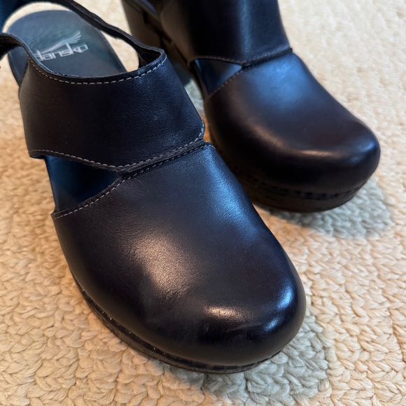 Dansko Riley Clogs Slingback Heels Euro Size 39
= US 8.5 - 9 Black Leather - Picture 4 of 9